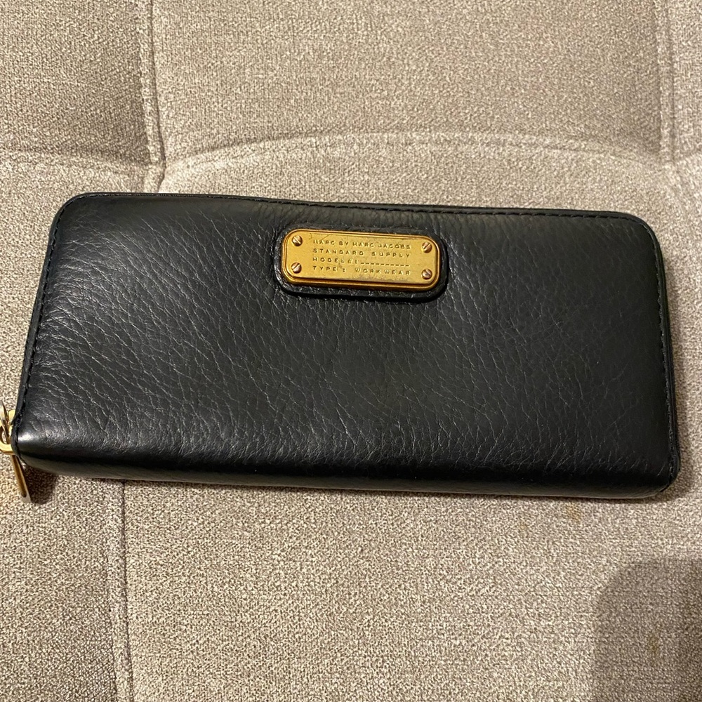 Marc by Marc Jacobs Q Slim Standard Supply Black Long Leather Zip Around Wallet